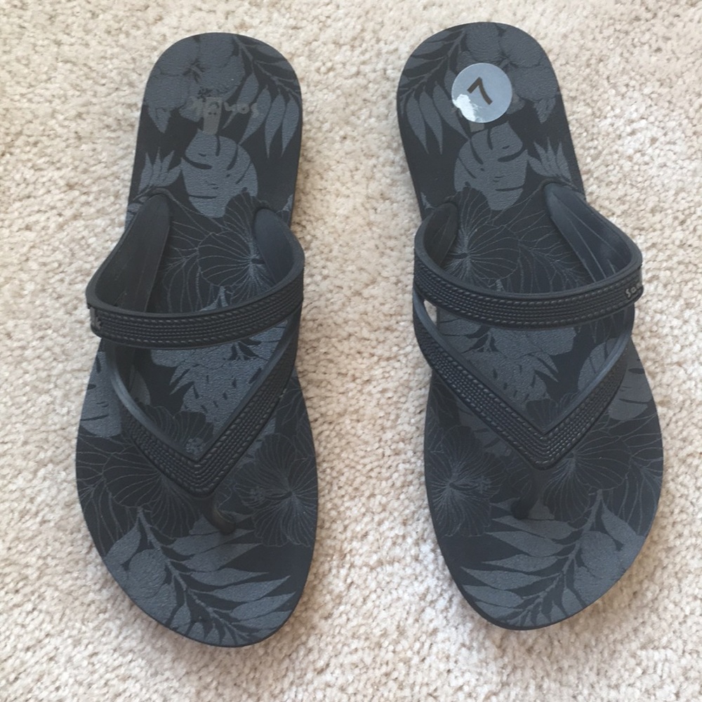 Sanuk flip flops